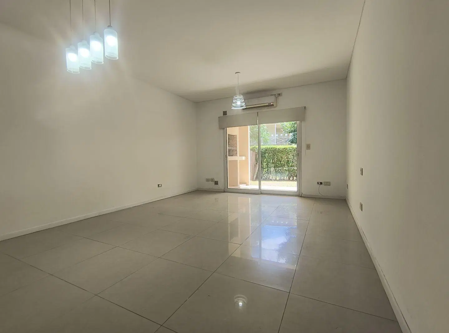 VENTA DEPARTAMENTO 1 AMBIENTE JARDIN COCHERA PARRILLA PILAR 5
