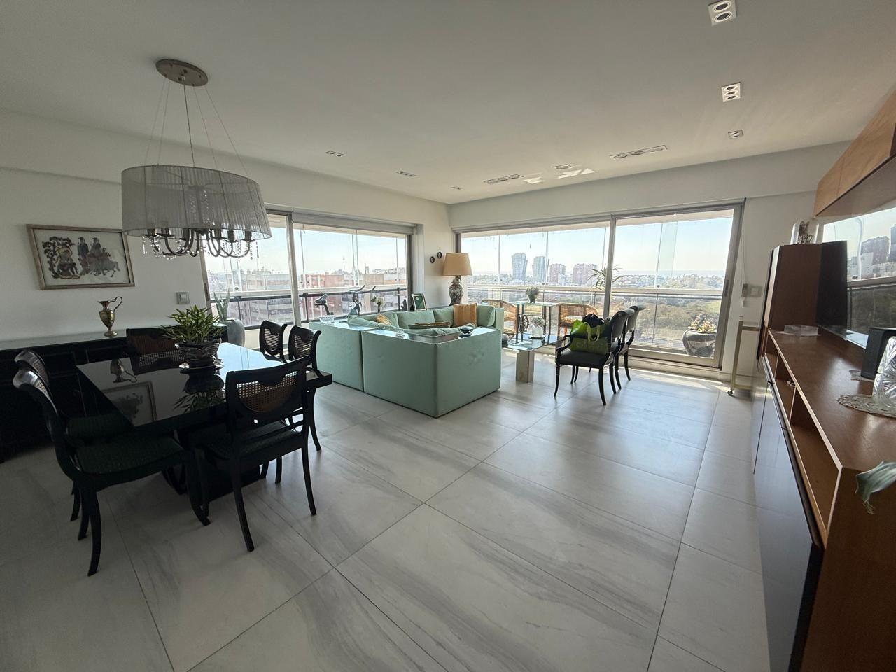 Foto de ALQUILER AMOBLADO PISO 4 AMBIENTES VISTA AL RIO 2 COCHERAS BELGRANO, imagen 2