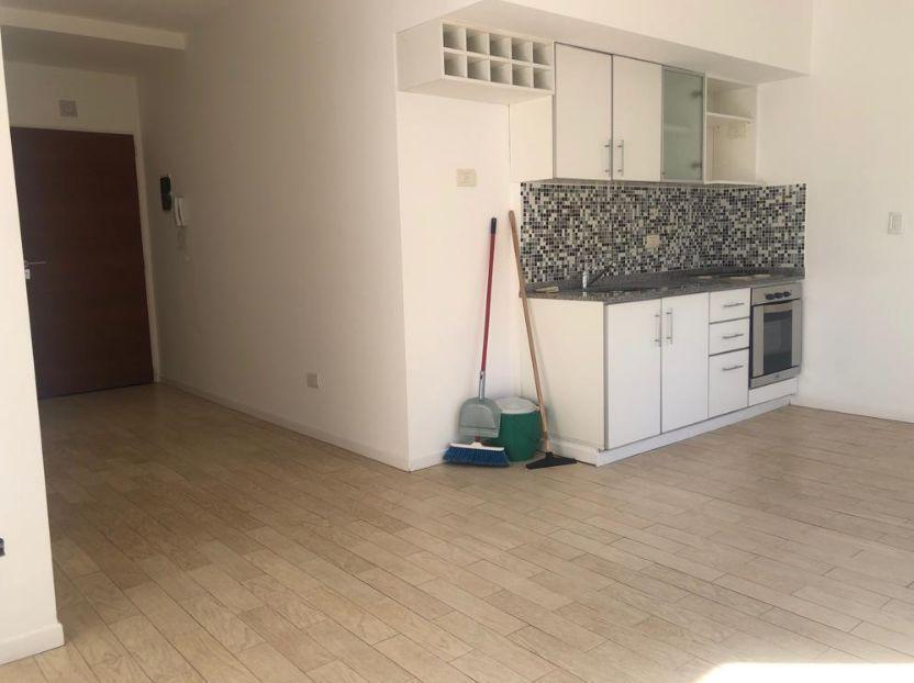 Foto de ALQUILER 2 AMBIENTES EN ALMAGRO CON BALCON!!, imagen 4