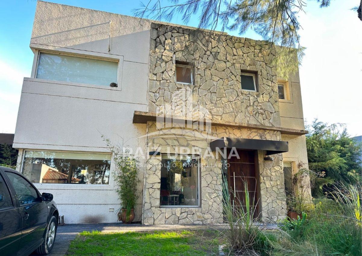 CASA EN VENTA DE 5 AMBIENTES EN EL BARRIO EL LAUQUEN