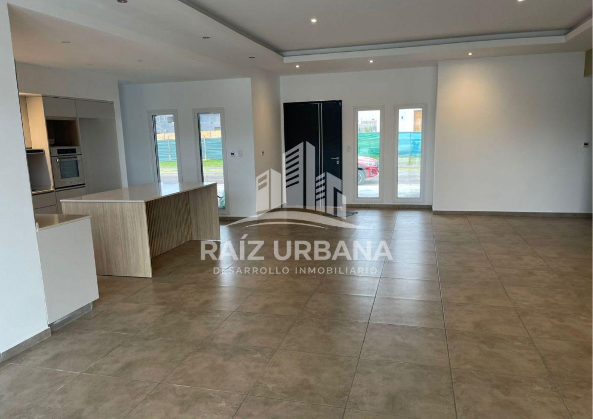 CASA 4 AMBIENTES VENTA SAN LUCAS A LA LAGUNA