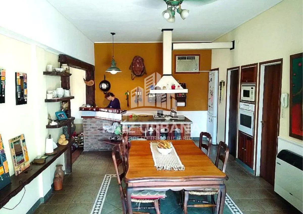 VENTA CASA 3 AMBIENTES CON PILETA 8