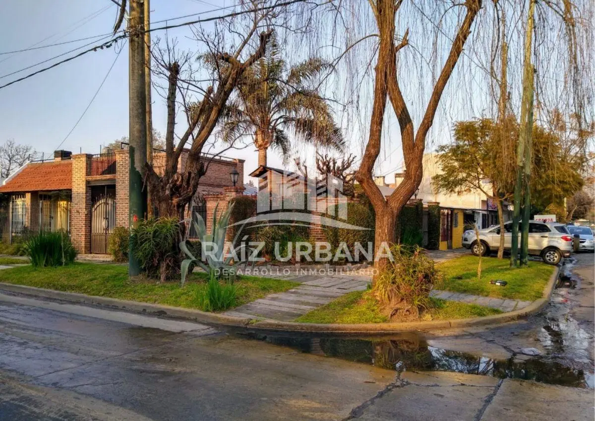 VENTA CASA 3 AMBIENTES CON PILETA 2