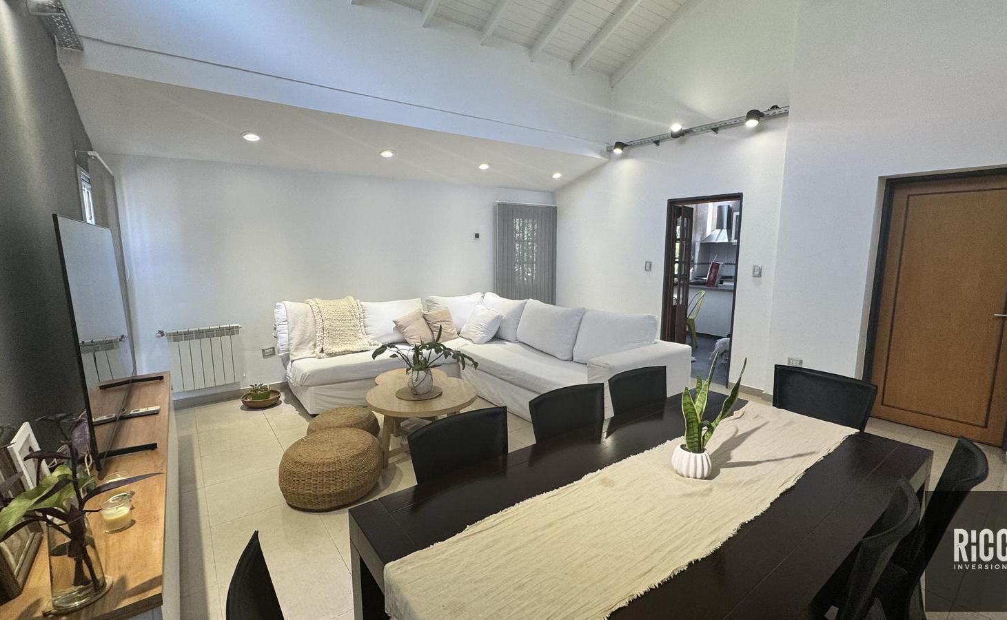 Casa 4 ambientes en venta Quilmes Centro Apta Credito con pileta y escritorio