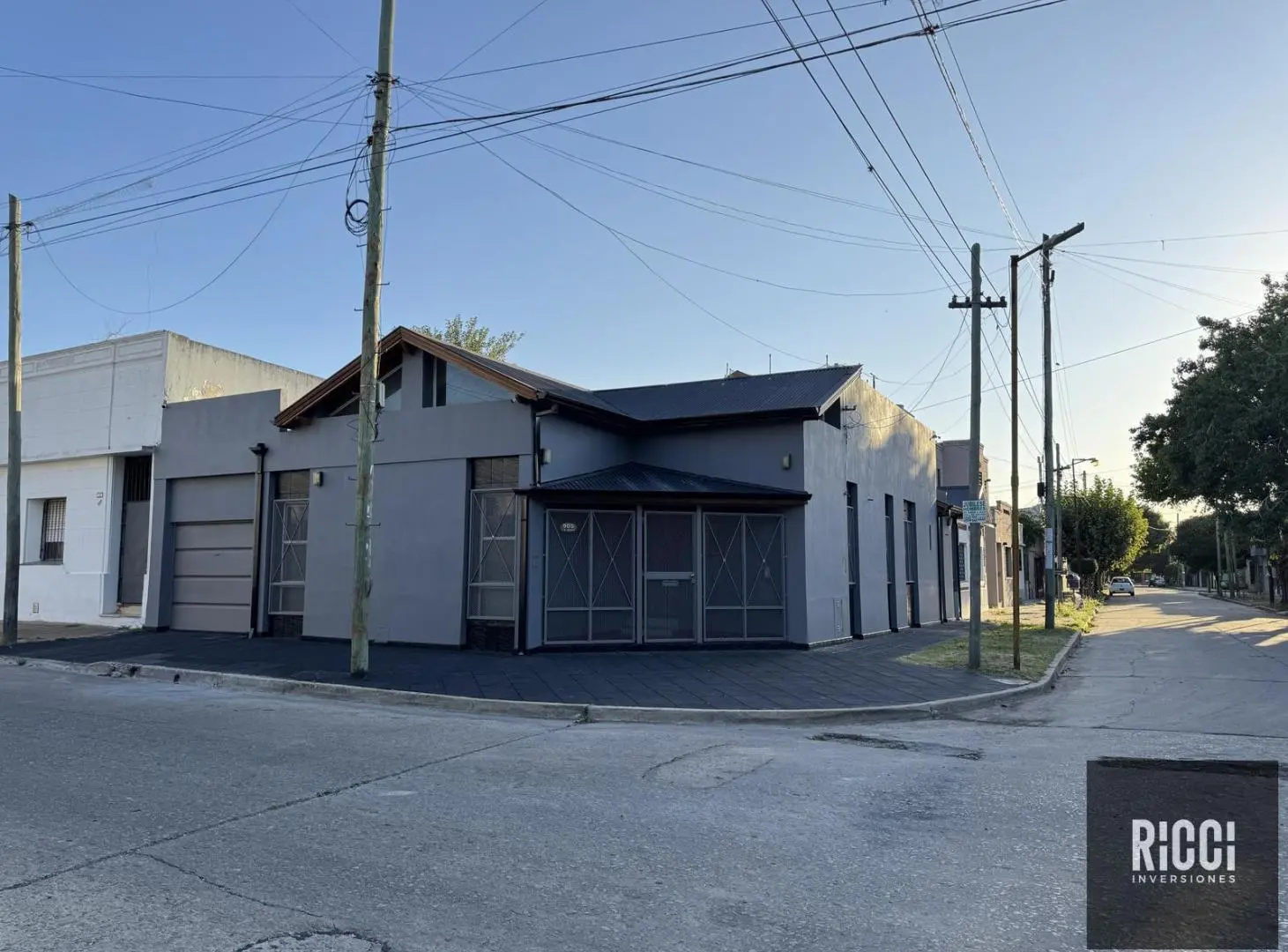Casa 4 ambientes en venta Quilmes Centro Apta Credito con pileta y escritorio 3
