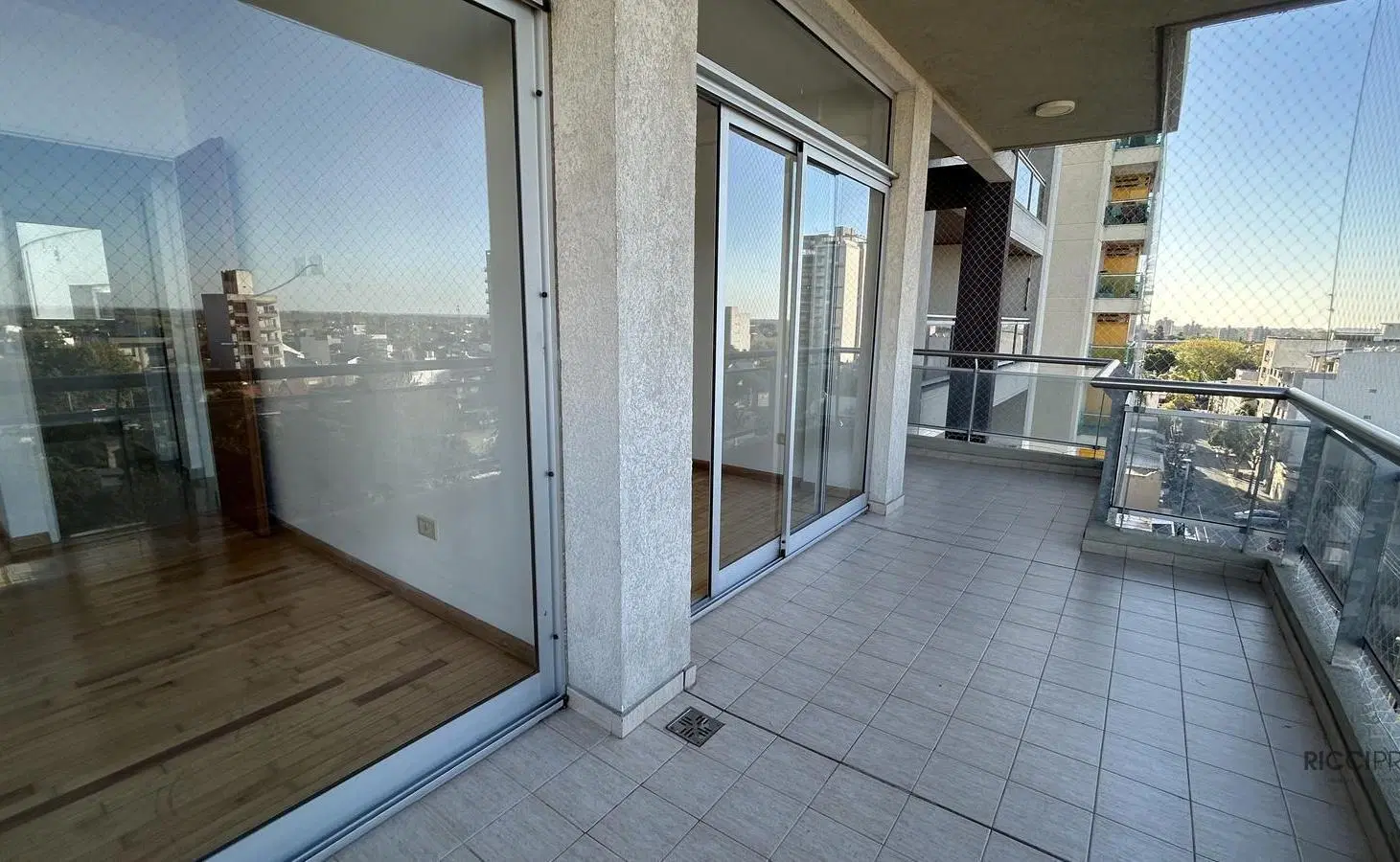 Departamento 3 ambientes en venta Berazategui centro con cochera 5