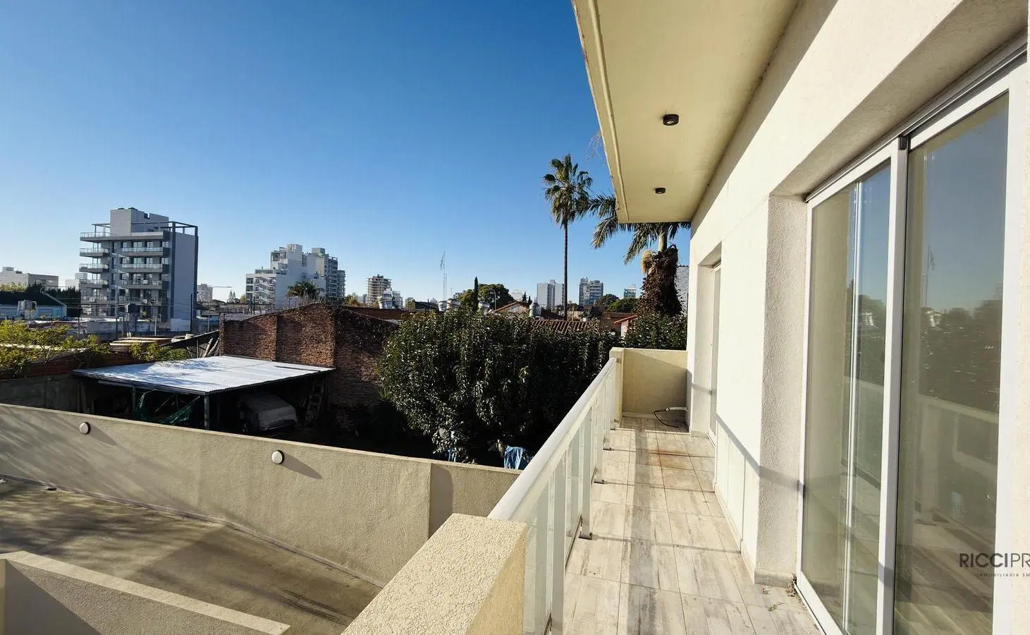 Departamento en venta 3 ambientes con cochera Berazategui Centro 2