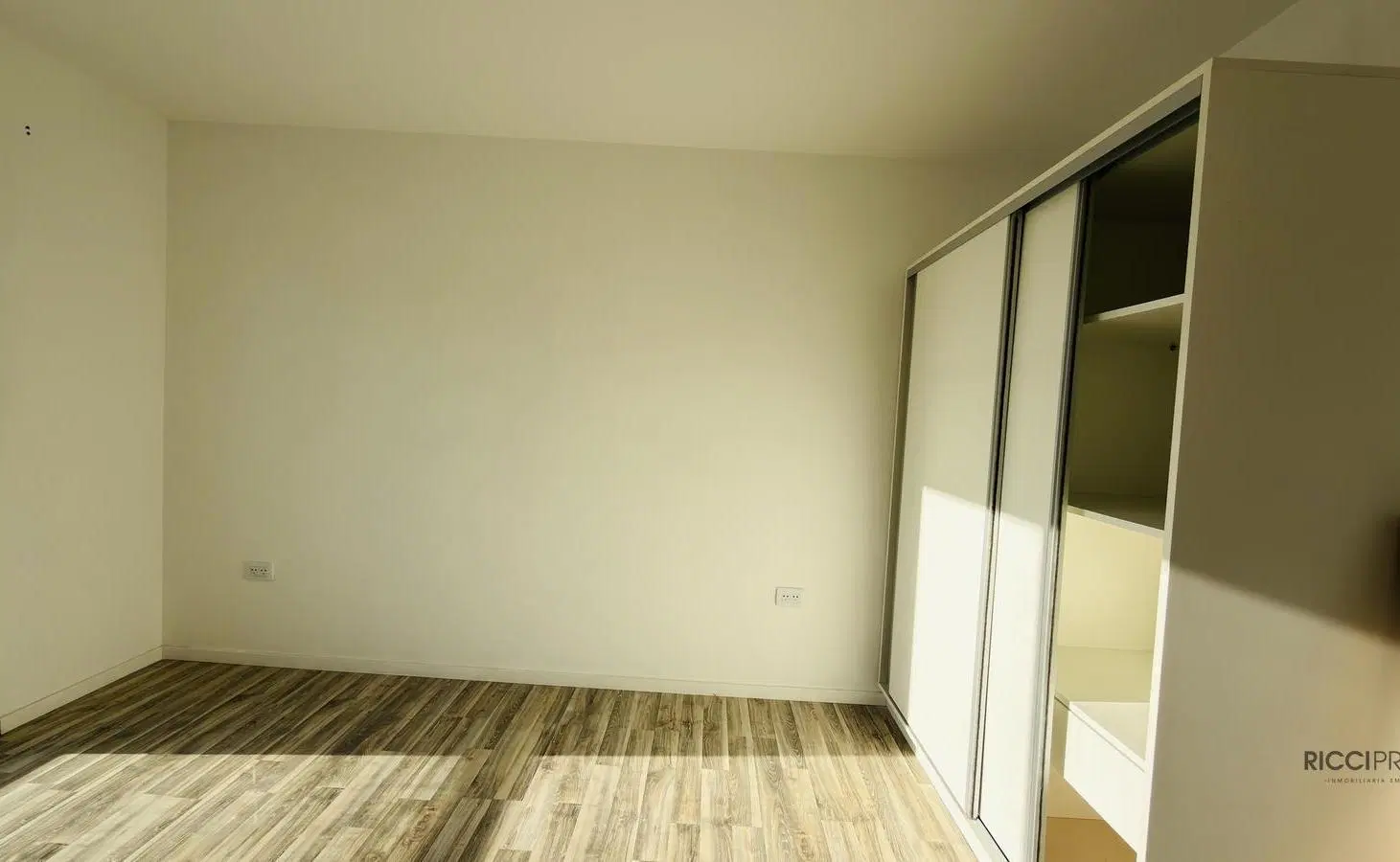 Departamento en venta 3 ambientes con cochera Berazategui Centro 3