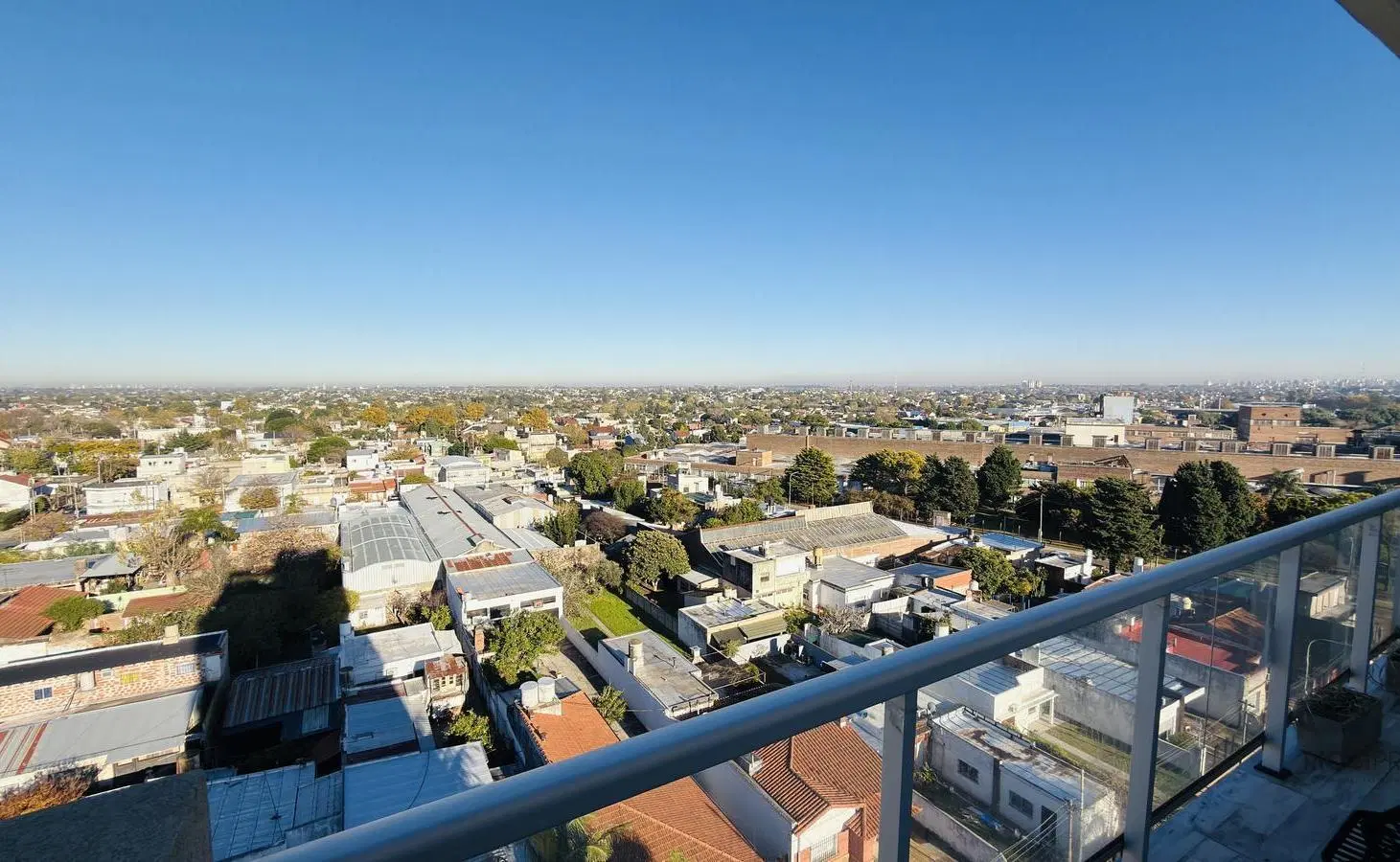 Departamento en venta 3 ambientes con doble cochera en calle 146 al 600 berazategui centro 5