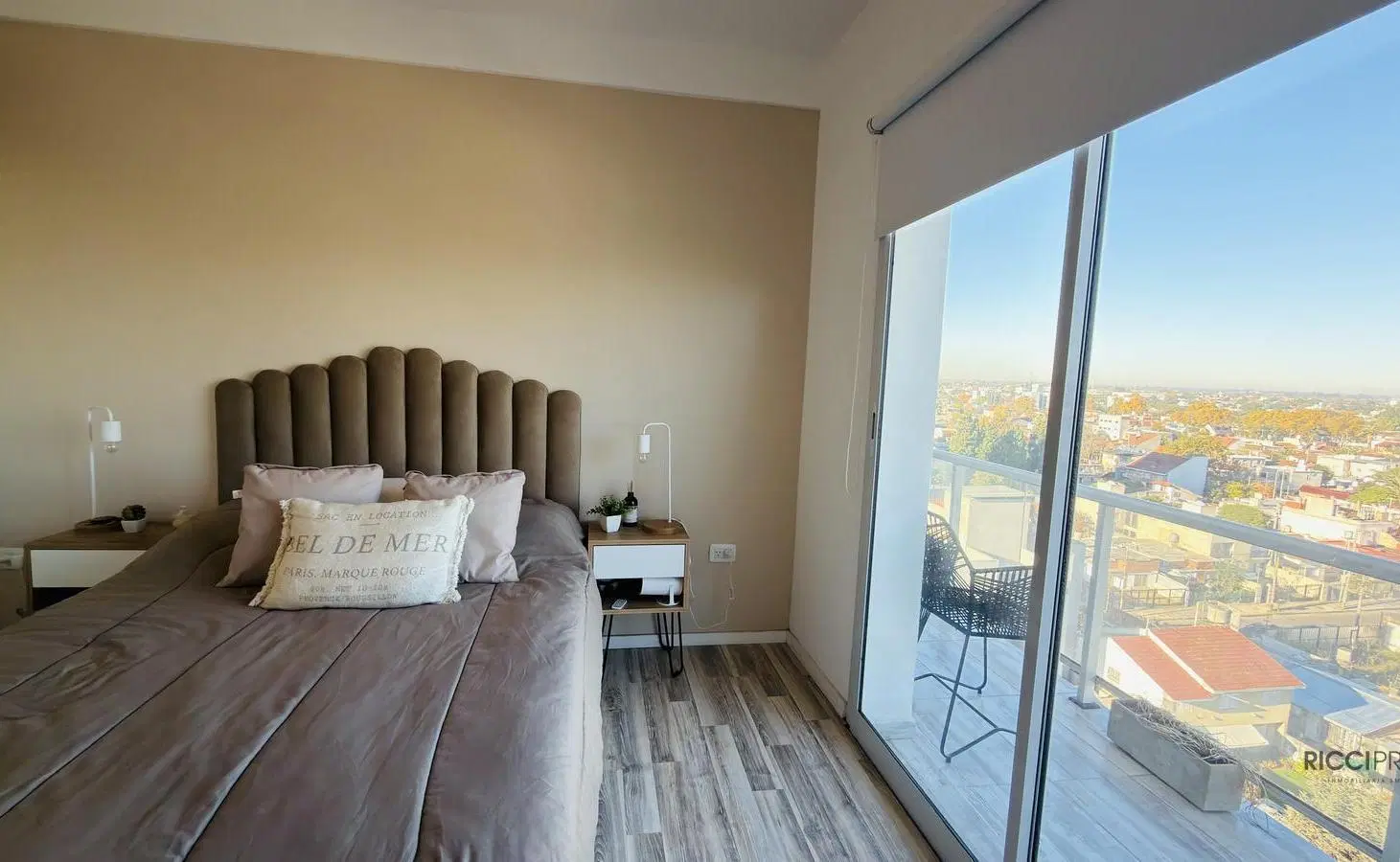 Departamento en venta 3 ambientes con doble cochera en calle 146 al 600 berazategui centro 4
