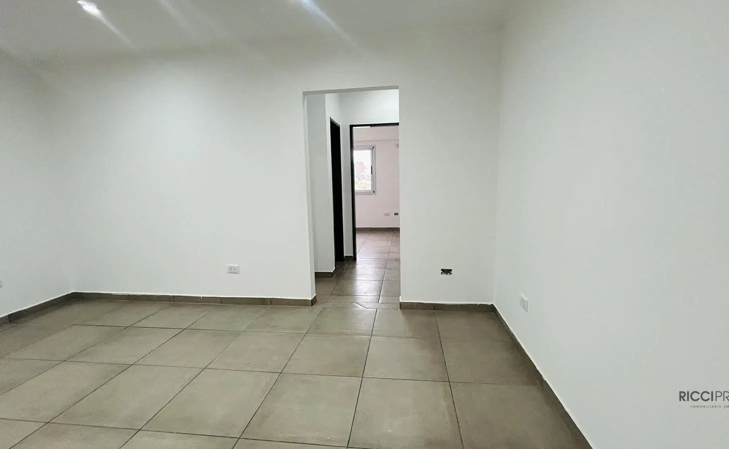 Departamento 2 ambientes en alquiler Ezpeleta 4
