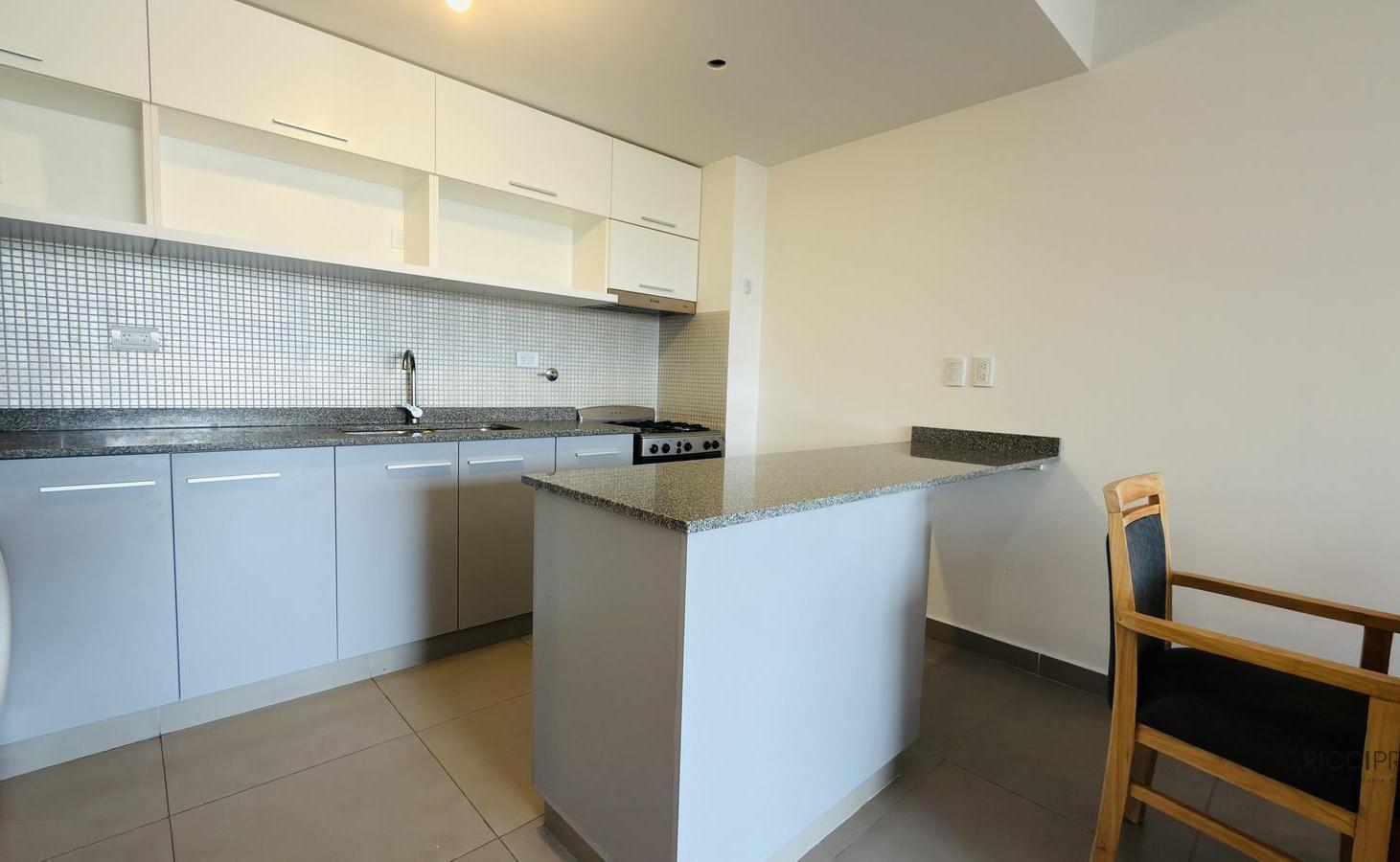 Foto de Departamento 3 ambientes en alquiler Quilmes con cochera, imagen 2