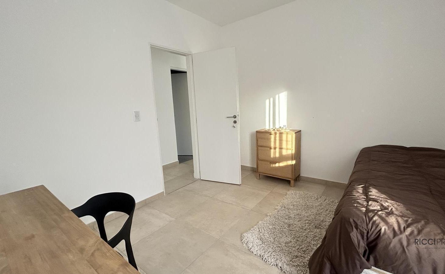 Foto de Departamento tipo duplex 3 ambientes en alquiler Berazategui amoblado, imagen 3