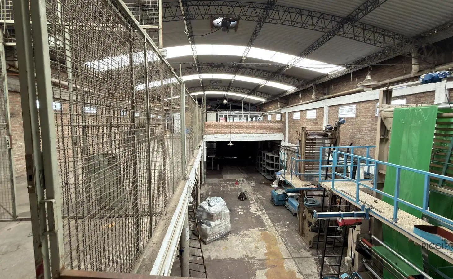 Galpón en venta Bernal Oeste 4