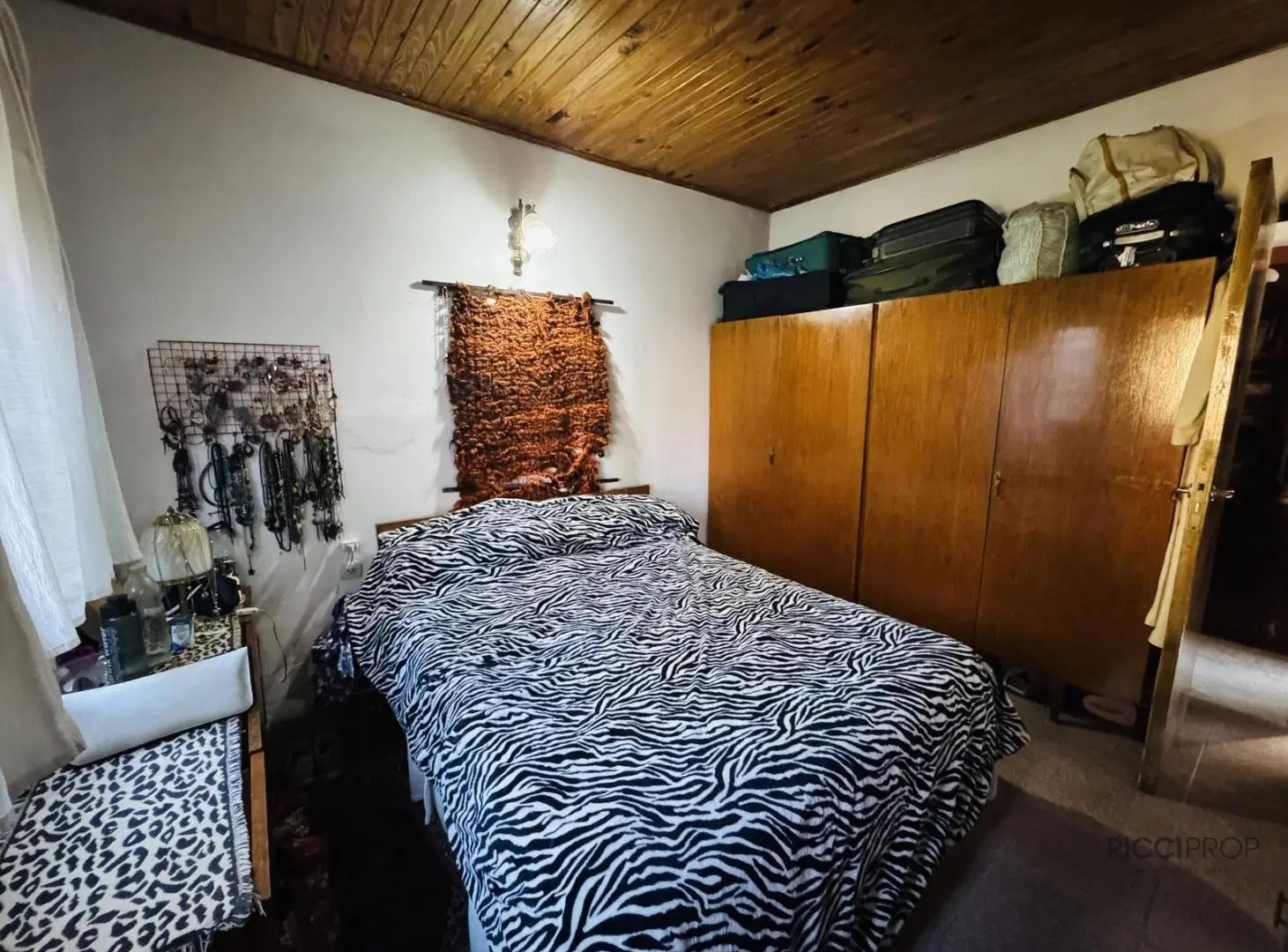 Casa 2 ambientes en venta en ezpeleta 5