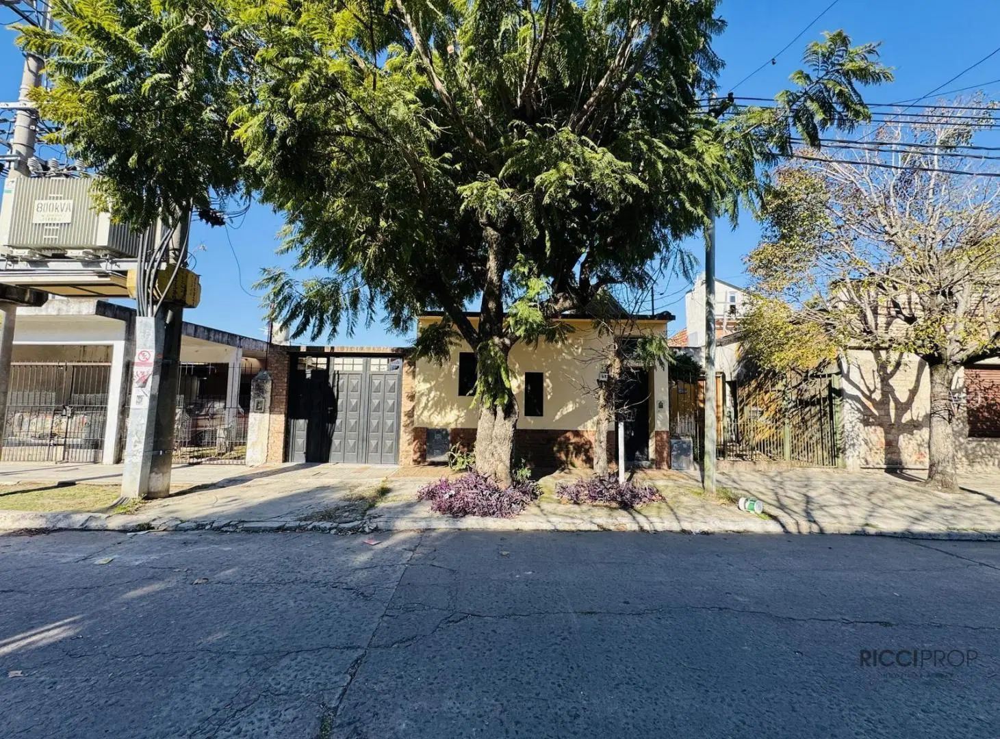 Casa 2 ambientes en venta en ezpeleta 1