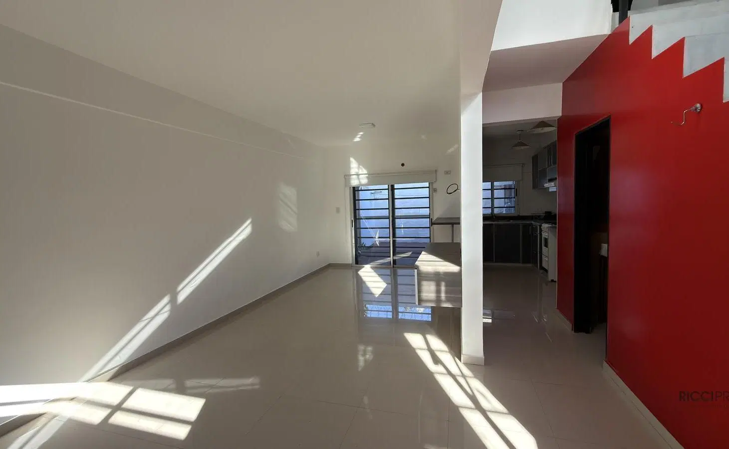Dulpex 3 ambientes con parrilla y cochera en venta  en Berazategui 8