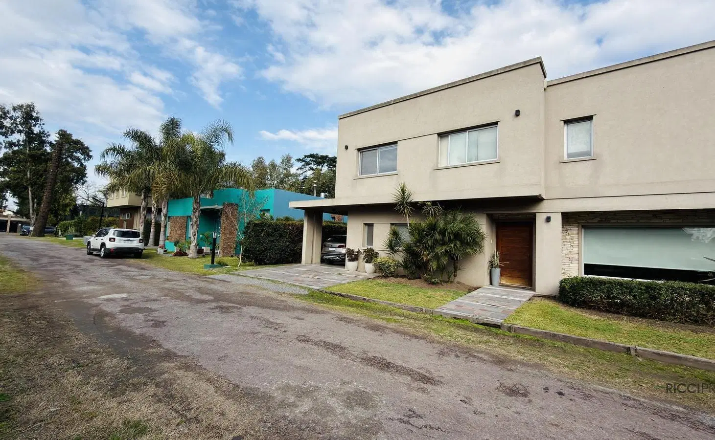 Casa en Venta 6 ambientes, con Quincho y piscina Barrio La Selva, calle 24 y 138 Berazategui 3