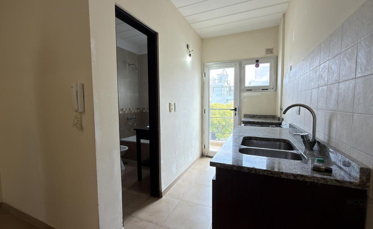 Foto de Departamento 2 ambientes tipo Loft con cochera en Venta Alvear 1077 en, imagen 1