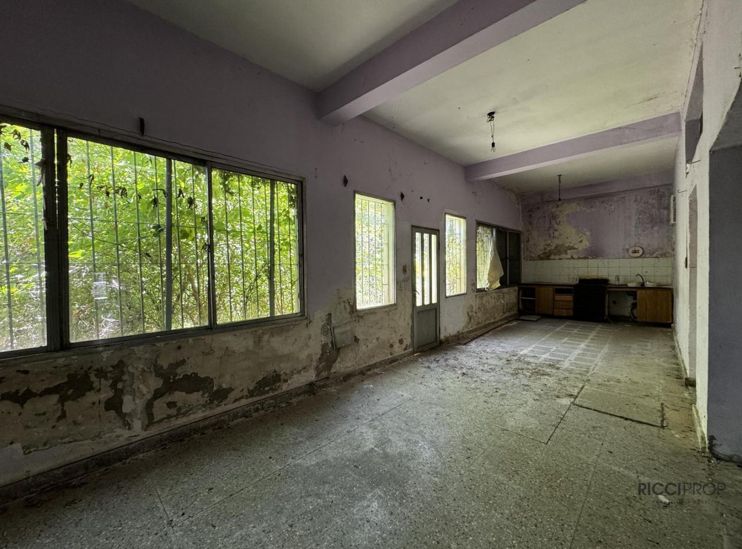 Foto de Casa con locales a reciclar en venta, Lavalleja 3200, Quilmes Oeste, imagen 1