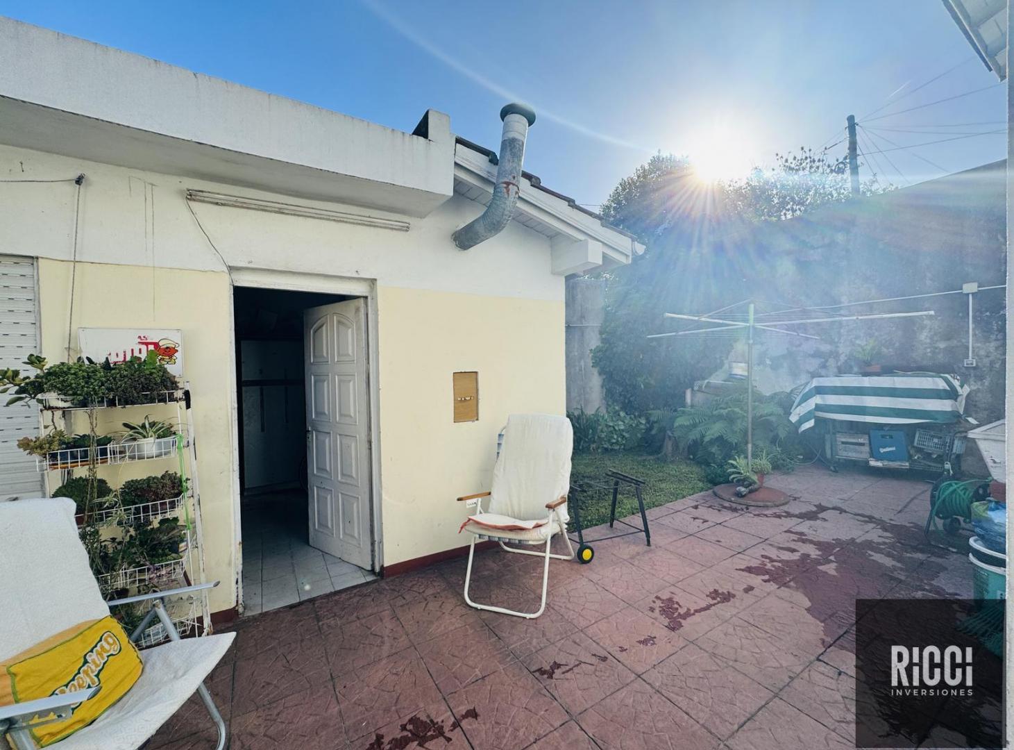 Foto de Casa 4 ambientes en venta Ranelagh con local, imagen 1