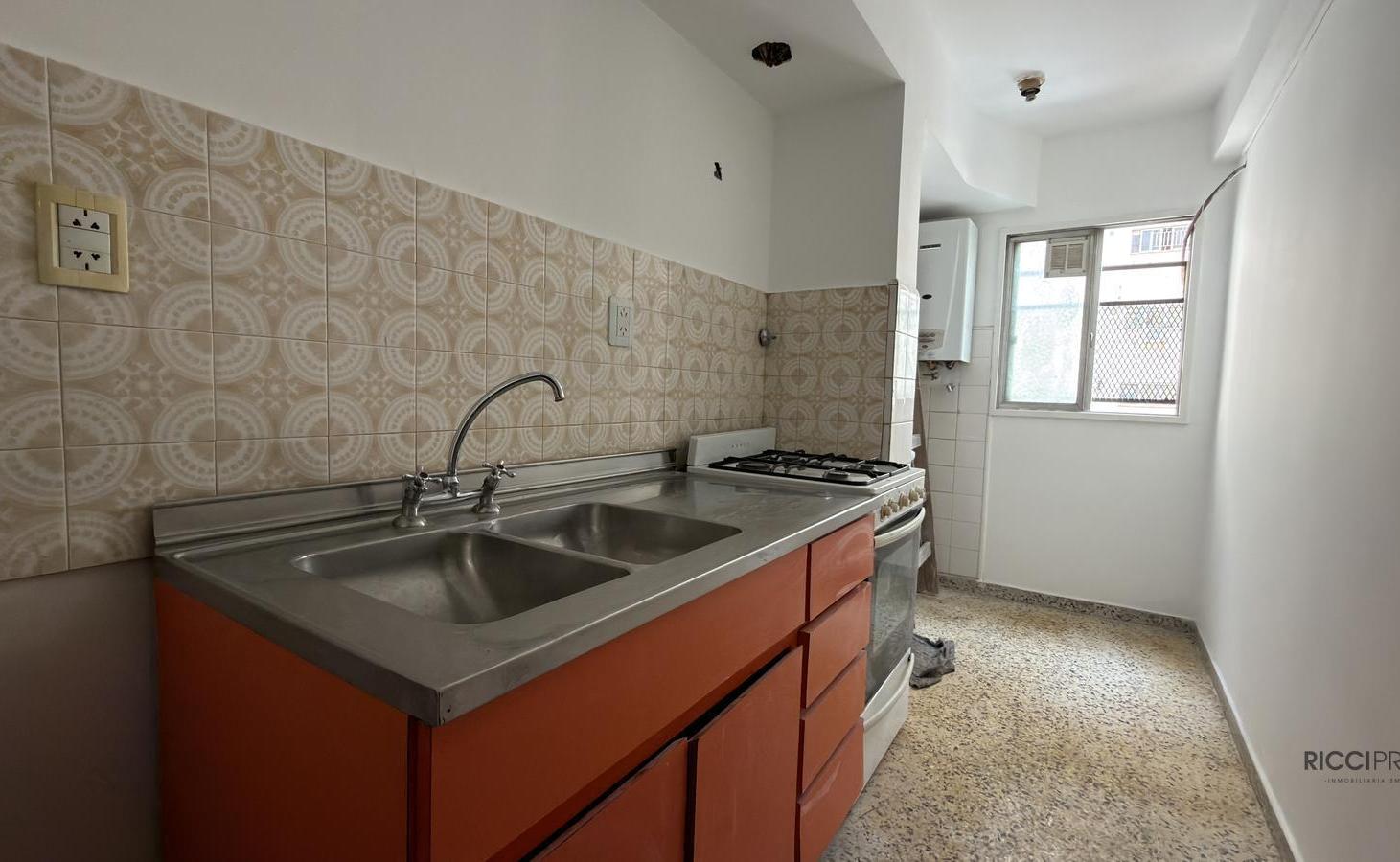 Foto de Departamento en Venta 2 ambientes en Quilmes Centro sobre Rivadavia, imagen 2