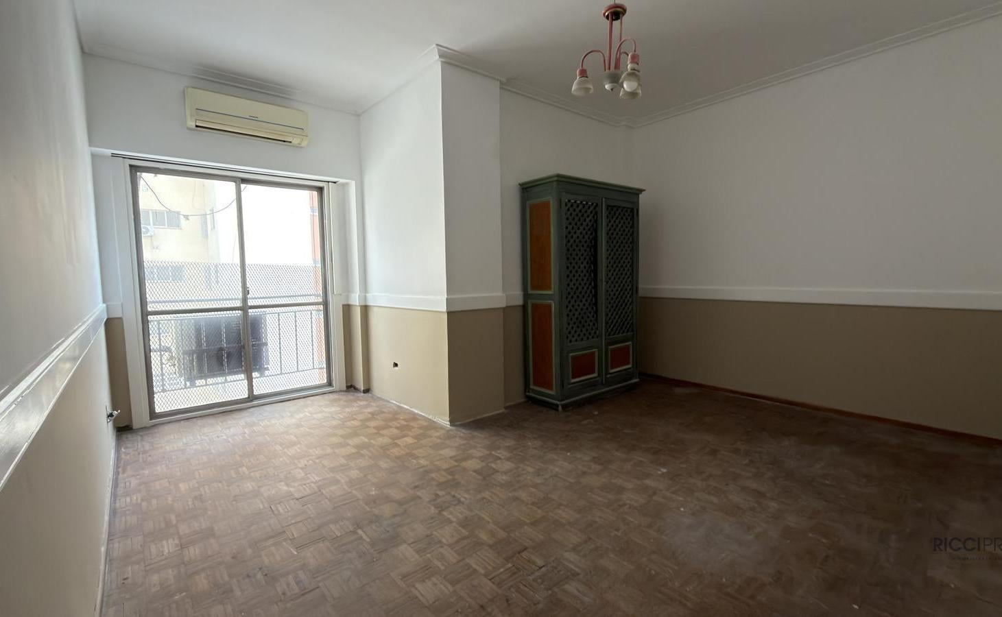 Foto de Departamento en Venta 2 ambientes en Quilmes Centro sobre Rivadavia, imagen 1