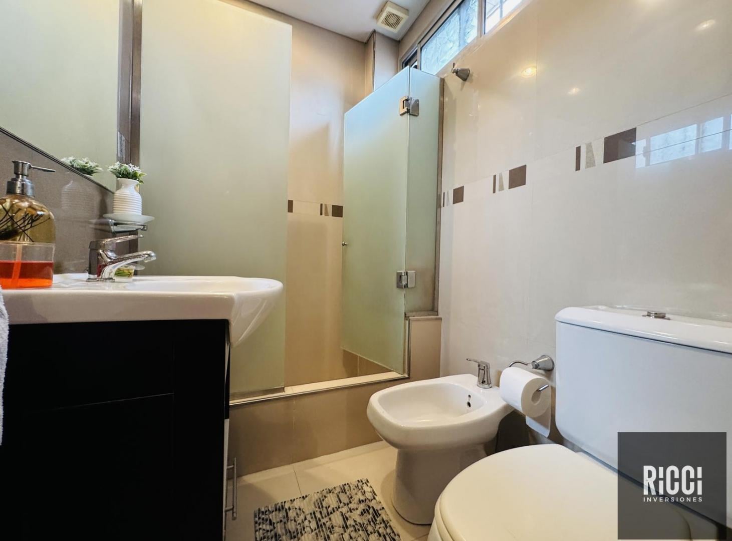 Foto de Casa 4 ambientes en Venta en Barrio Ducilo Berazategui, imagen 4