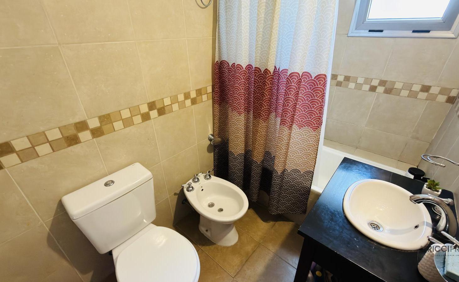 Foto de Departamento tipo loft 2 ambientes en alquiler con cochera Quilmes, imagen 2