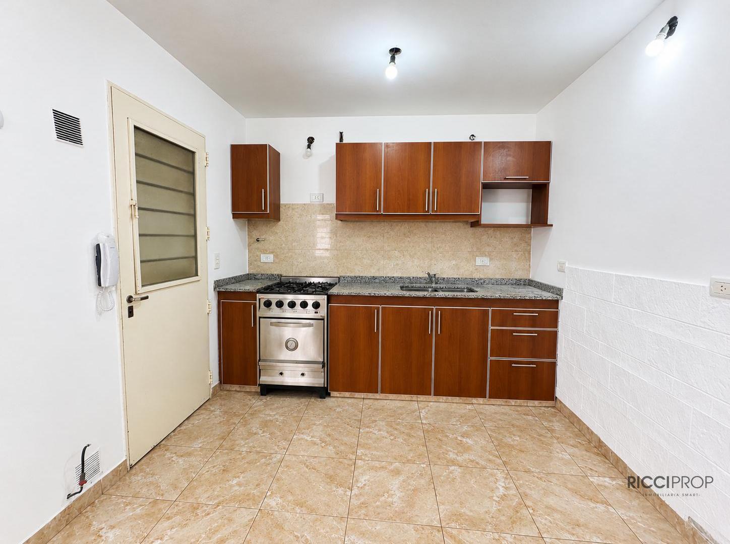 Foto de Departamento tipo duplex en alquiler Berazategui, imagen 3