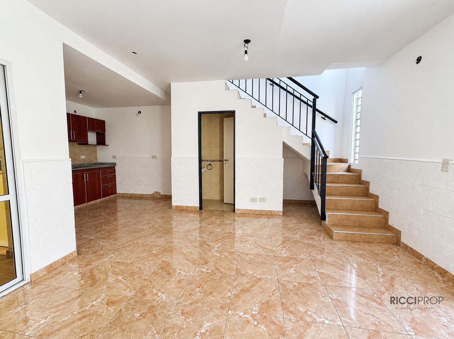 Foto de Departamento tipo duplex en alquiler Berazategui, imagen 1