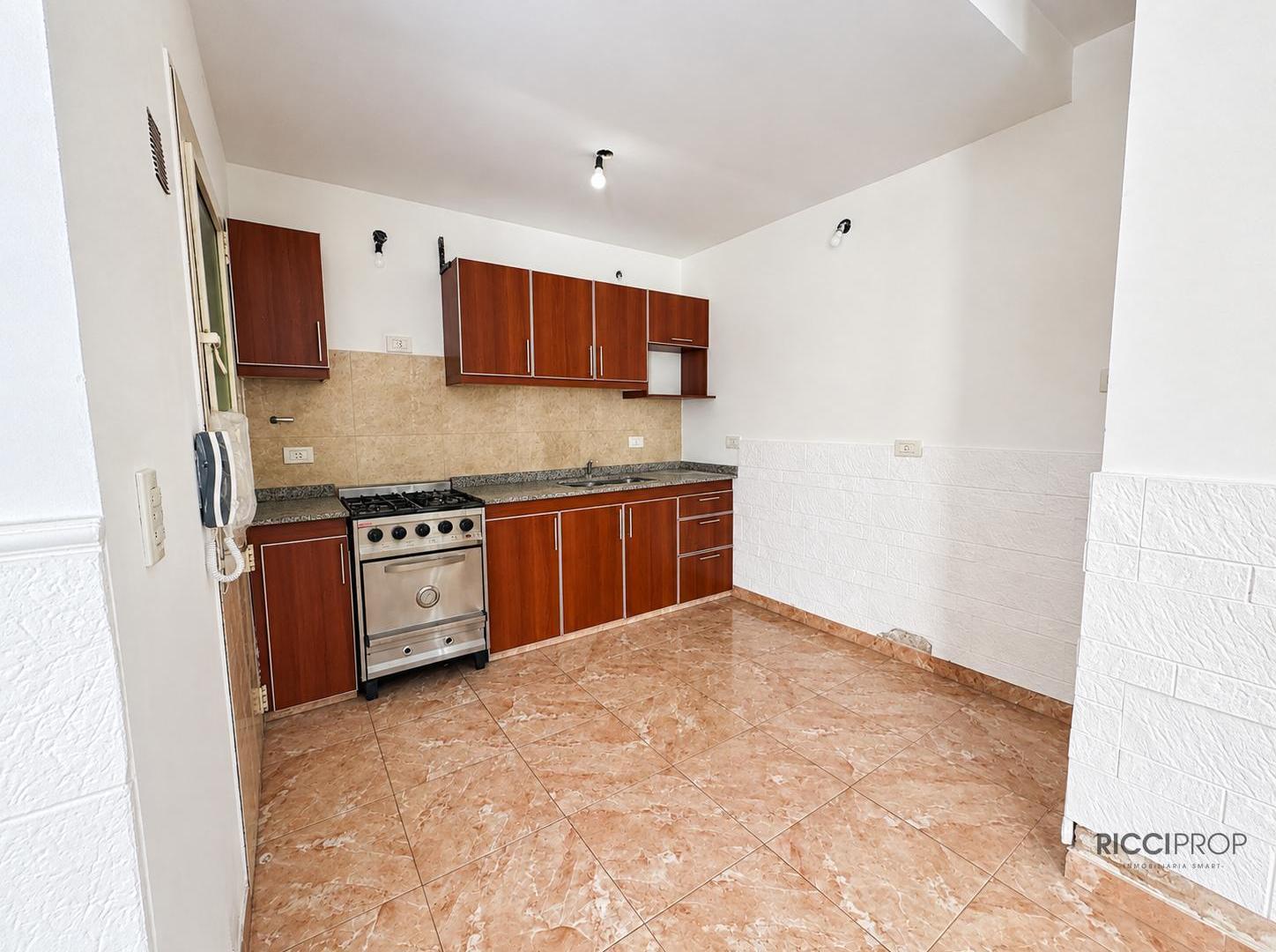 Foto de Departamento tipo duplex en alquiler Berazategui, imagen 4