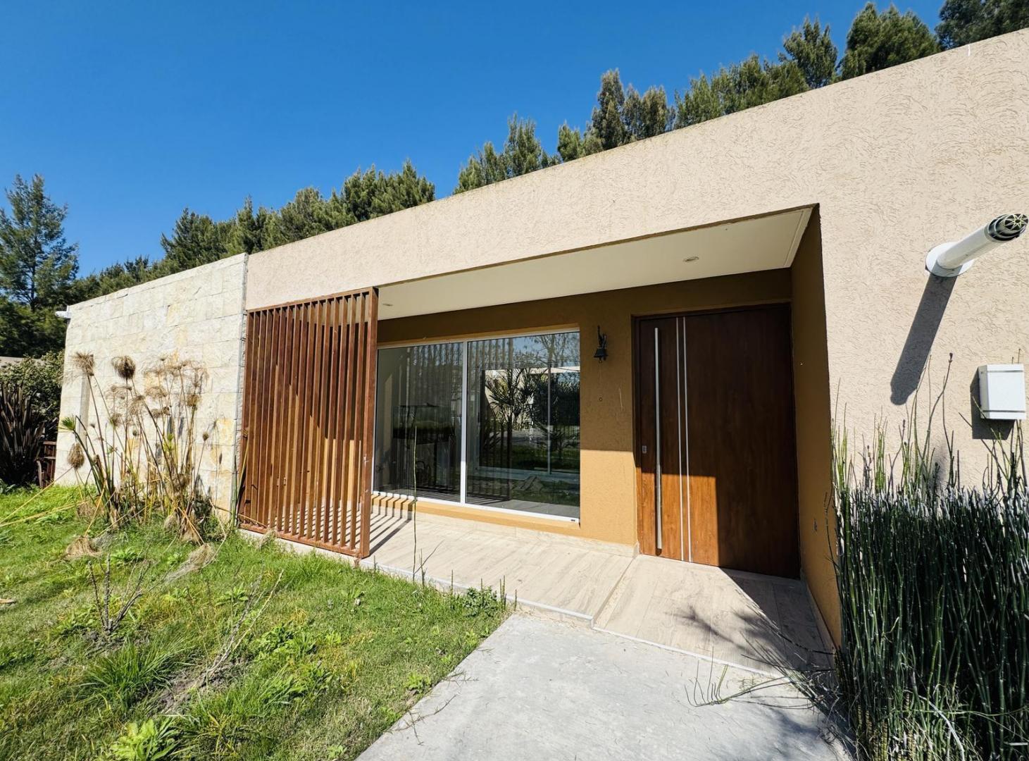 Foto de Casa 4 ambientes en venta club miralagos 2 la plata, imagen 1