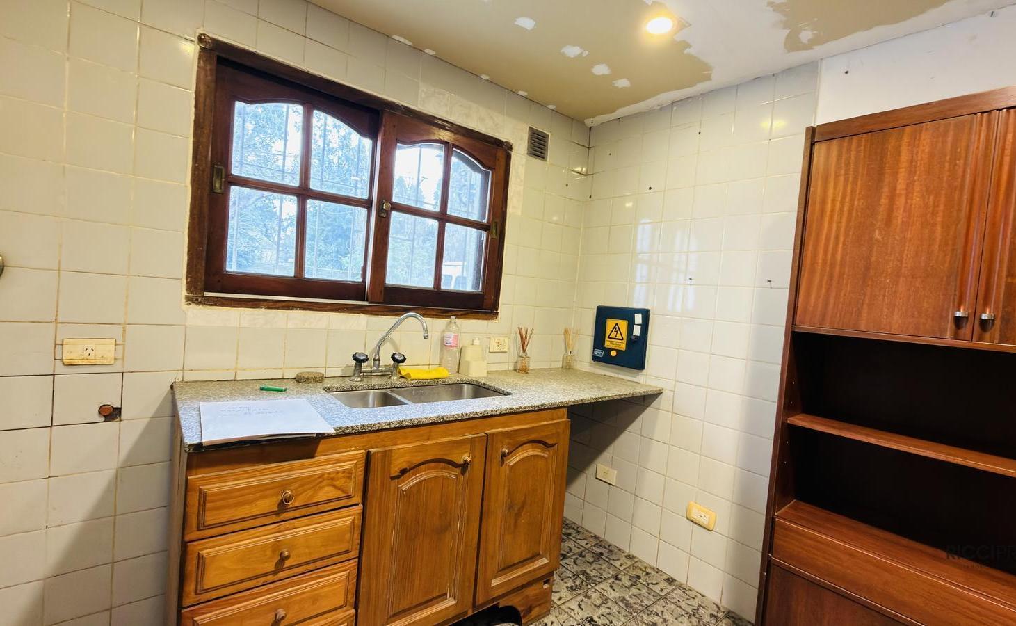 Foto de Casa 4 ambientes en alquiler con local en Quilmes Oeste, imagen 4