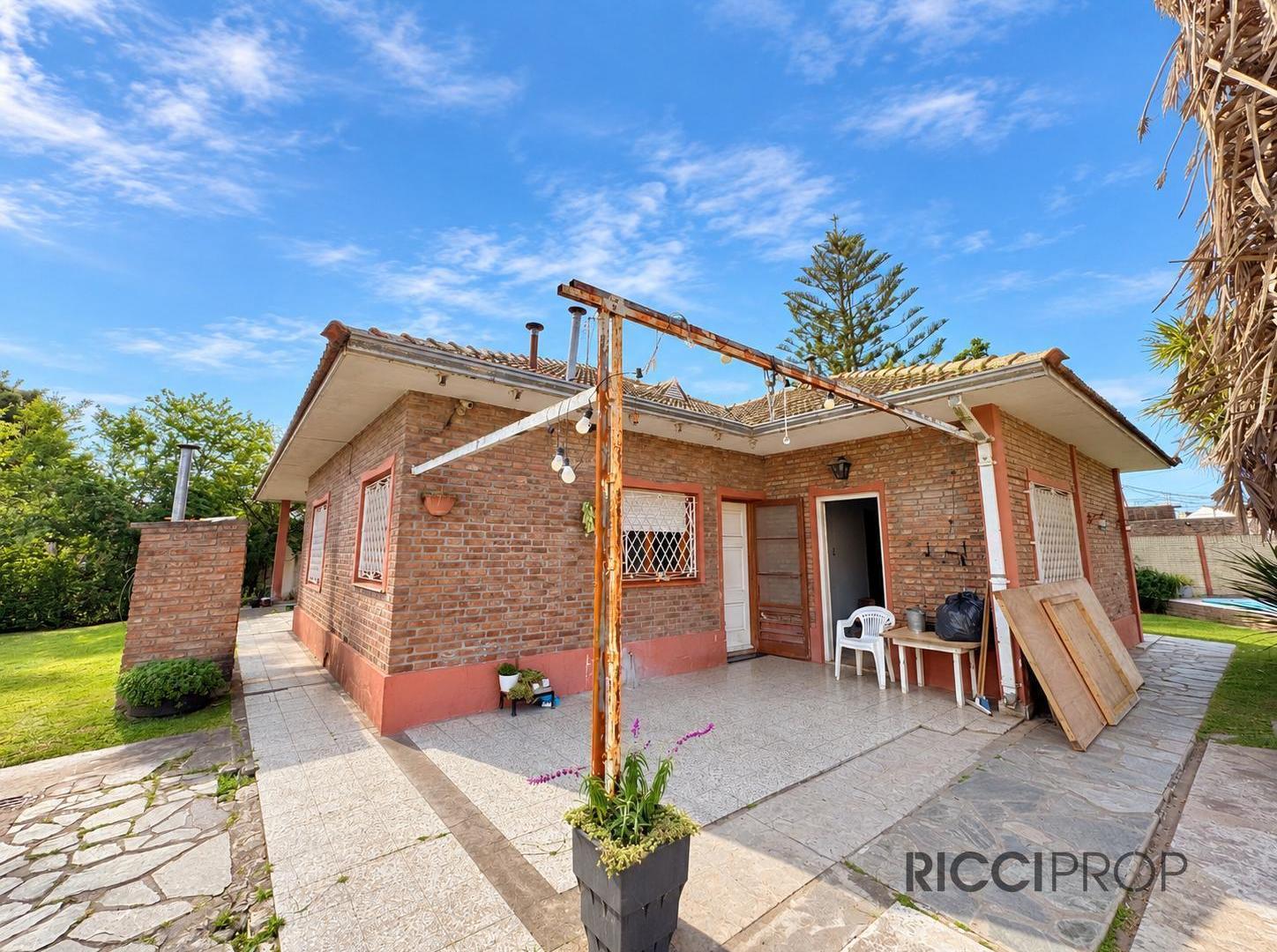 Foto de Casa 4 ambientes en venta con parque berazategui, imagen 1