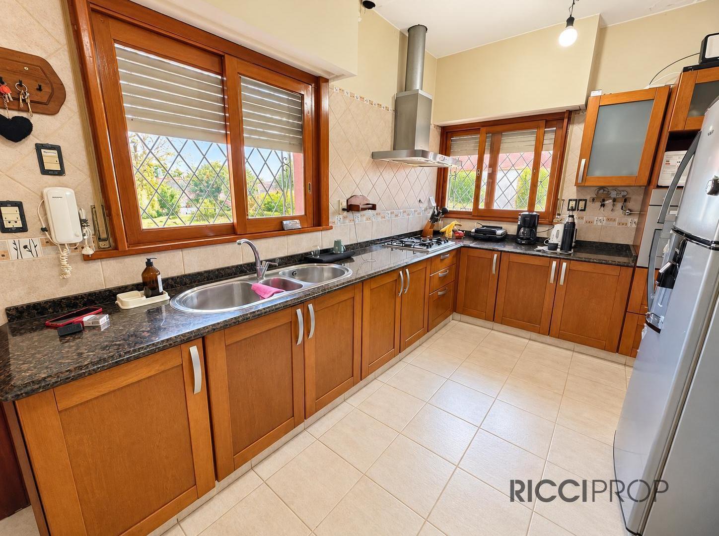 Foto de Casa 4 ambientes en venta con parque berazategui, imagen 4
