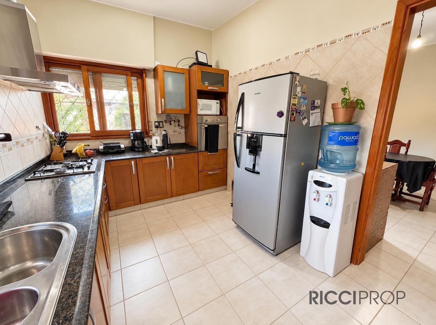 Foto de Casa 4 ambientes en venta con parque berazategui, imagen 3