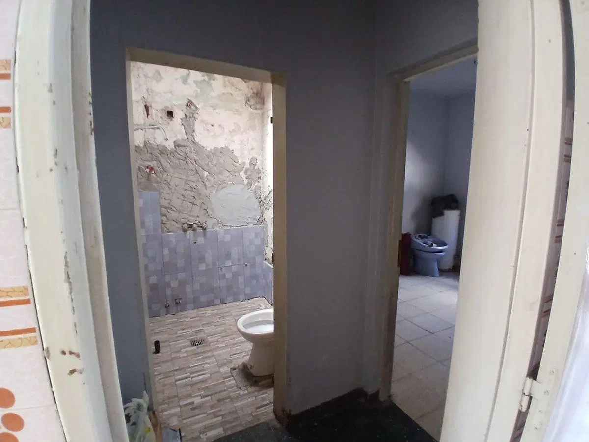 VENTA DE CASA Y QUINCHO A TERMINAR  EN MERLO BS AS 5