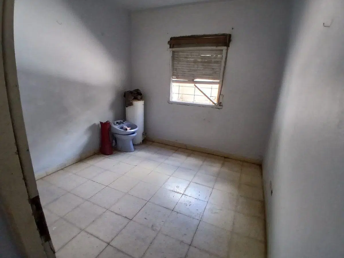 VENTA DE CASA Y QUINCHO A TERMINAR  EN MERLO BS AS 4