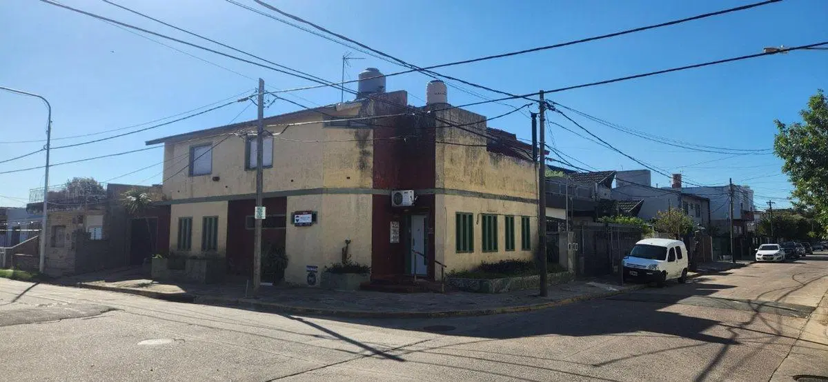 CASA DE 4 AMB, VENTA POSIBLE CONSULTORIO EN PADUA 2