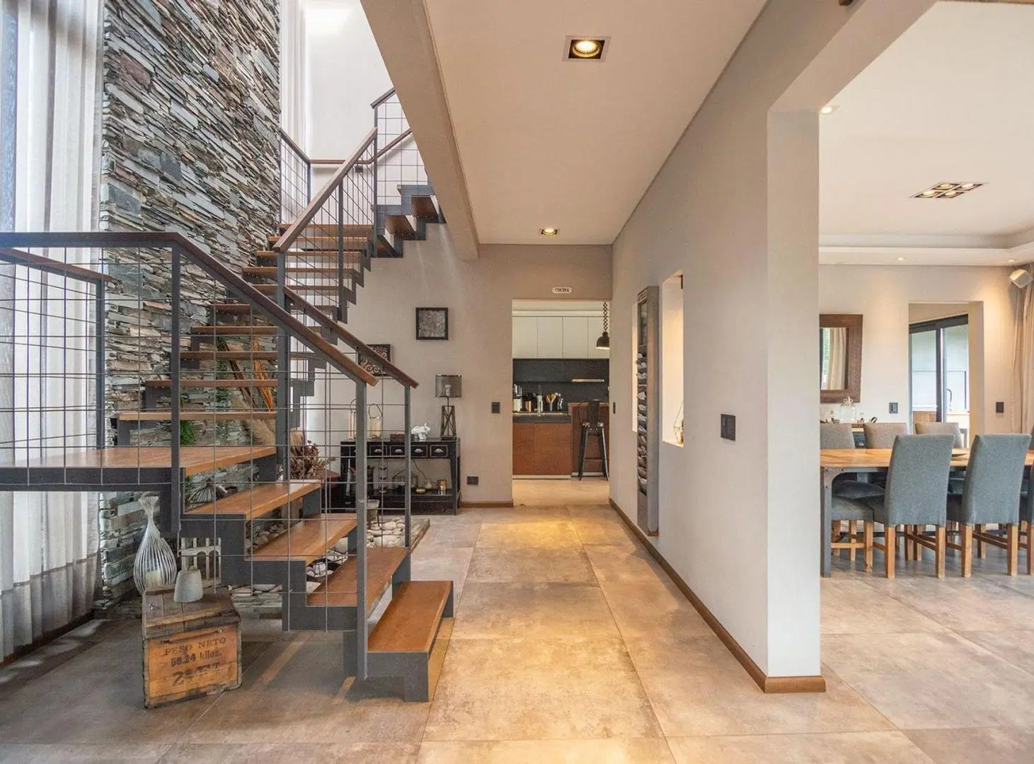 Imponente casa en venta en Santa Catalina V. Nueva 5