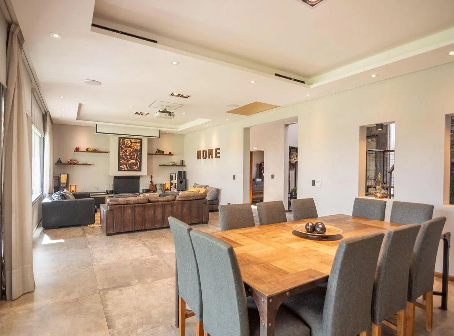 Imponente casa en venta en Santa Catalina V. Nueva 3