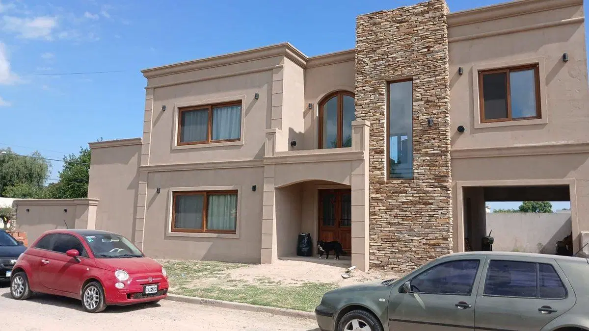 CASA DE 7 AMB.A ESTRENAR EN S,A,DE ARECO 3