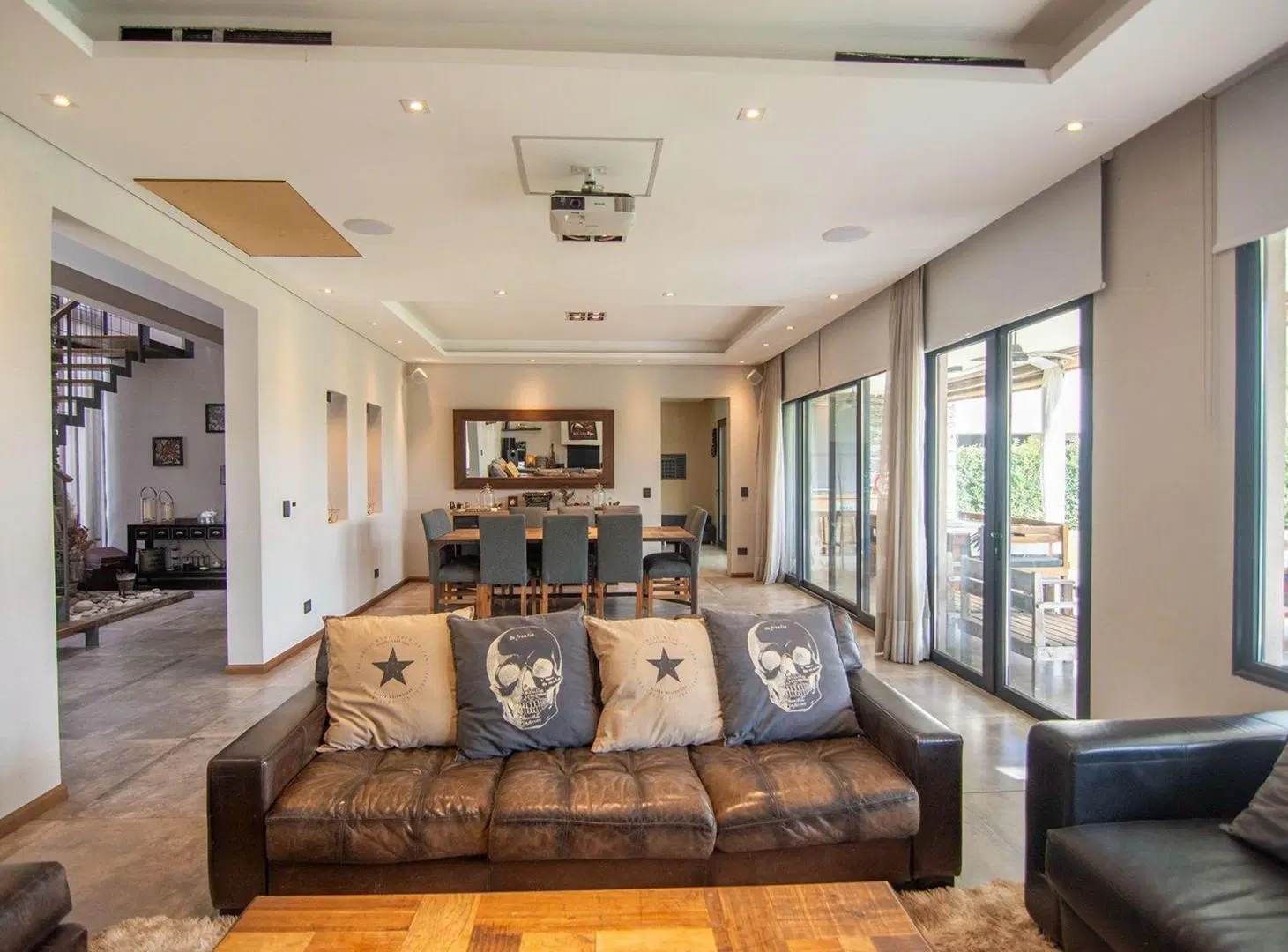 Imponente casa en venta en Santa Catalina V. Nueva 5