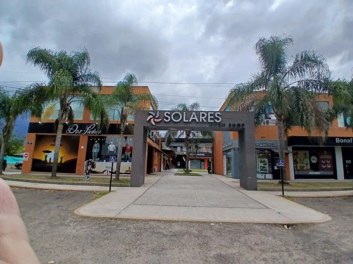 VENTA-LOCAL COMERCIAL EN SOLARES OPEN SHOP-MORENO 4
