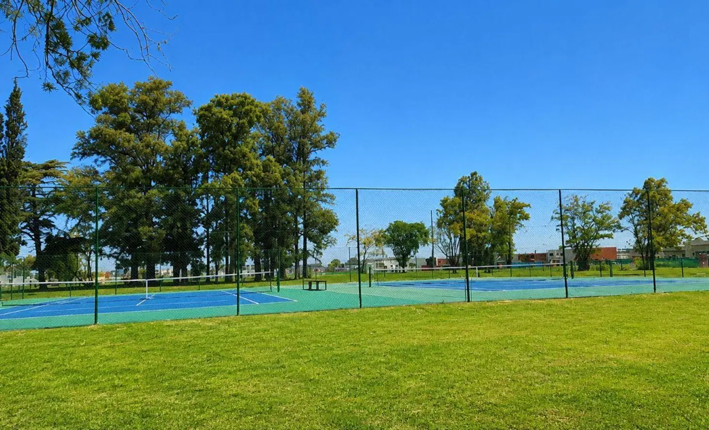 Lote en venta en Barrio Santa Sofia-Pilar del Este 3