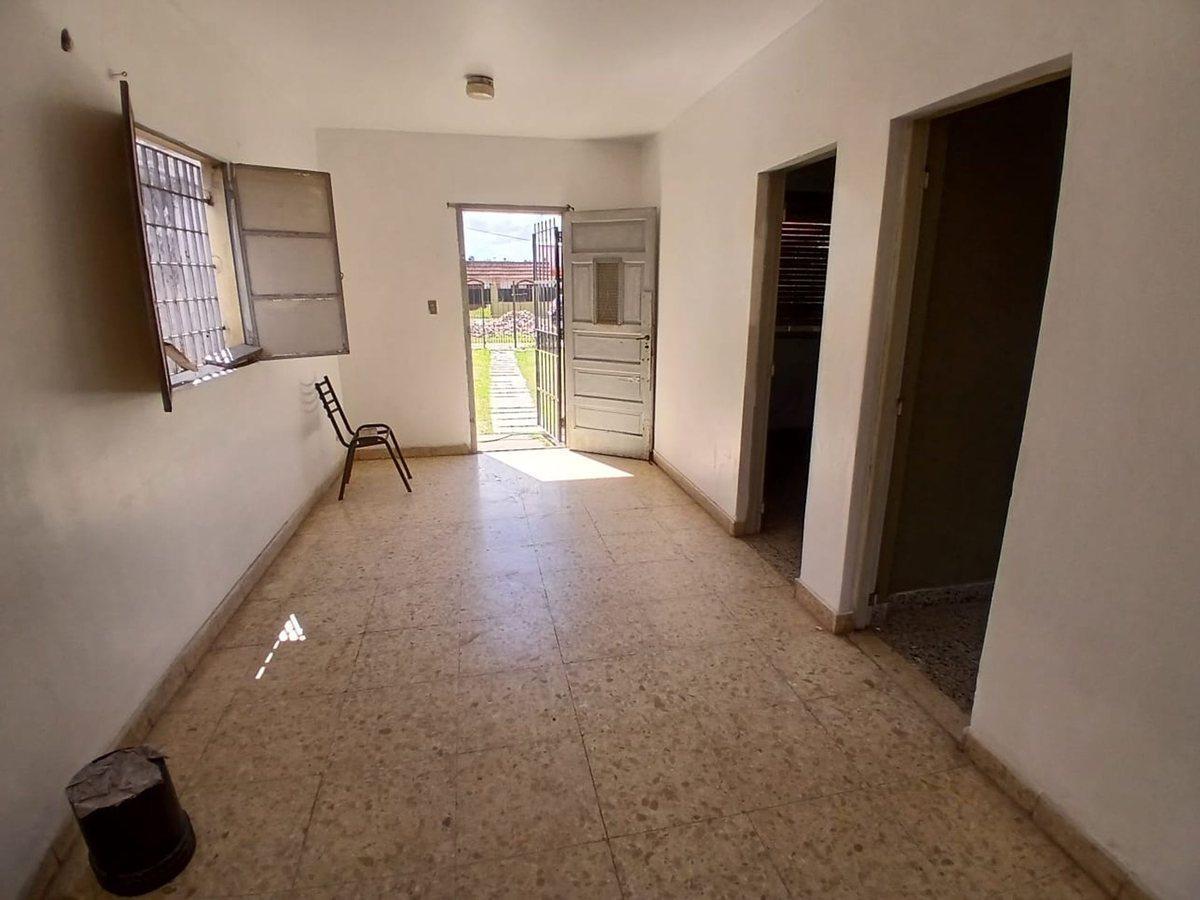 Foto de VENTA DE CASA Y QUINCHO A TERMINAR EN MERLO BS AS, imagen 3
