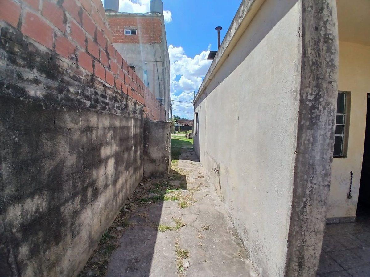 Foto de VENTA DE CASA Y QUINCHO A TERMINAR EN MERLO BS AS, imagen 5