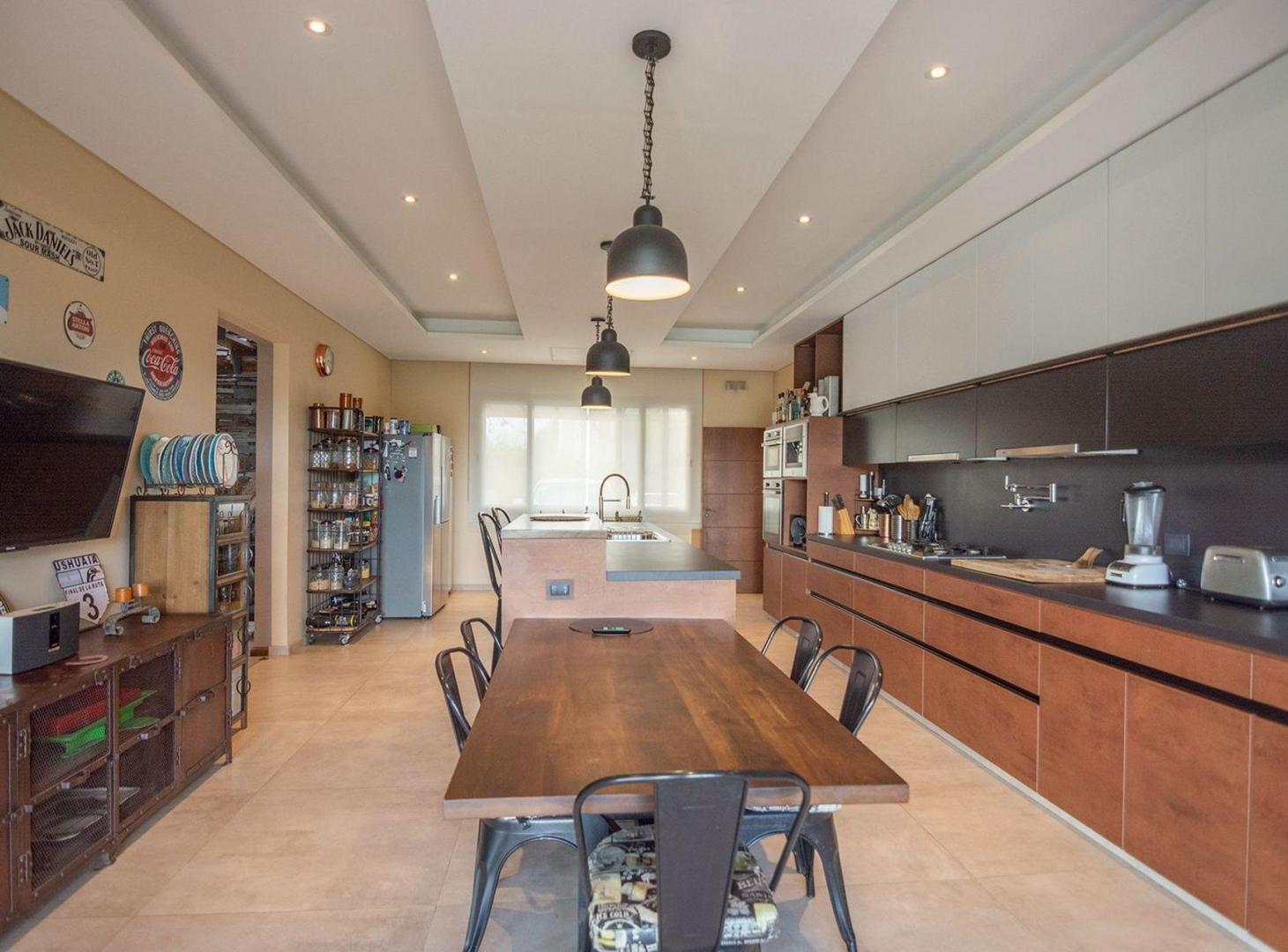 Foto de Imponente casa en venta en Santa Catalina V. Nueva, imagen 1