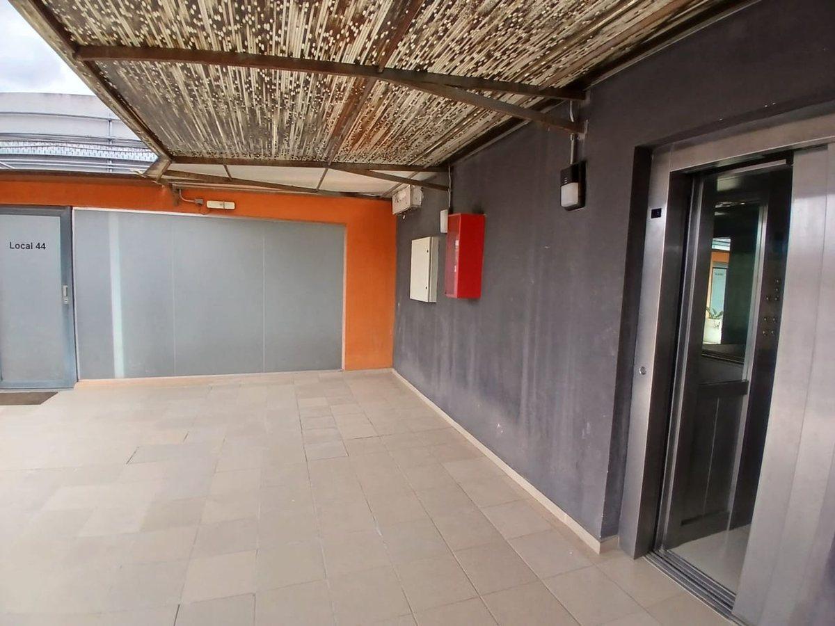 Foto de VENTA-LOCAL COMERCIAL EN SOLARES OPEN SHOP-MORENO, imagen 3
